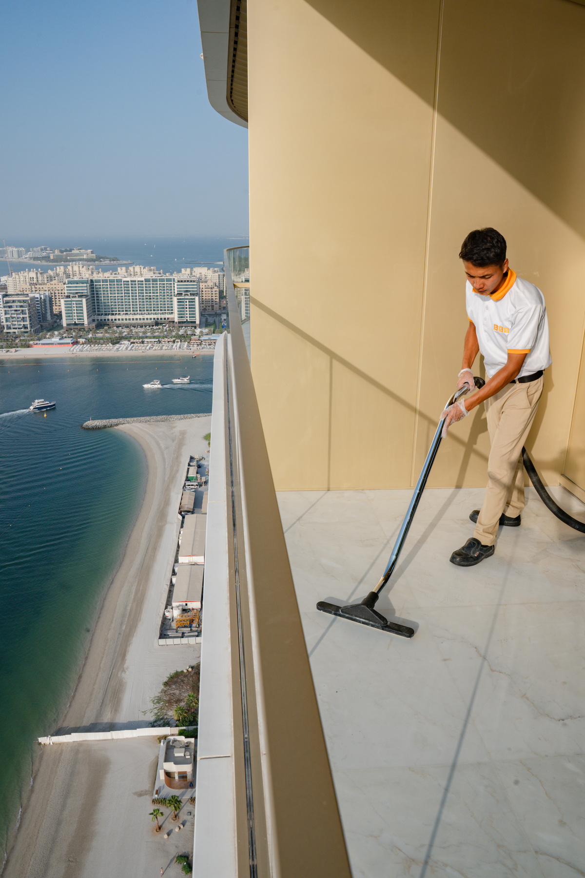 DMAIDS team cleaning an empty UAE property for move-out